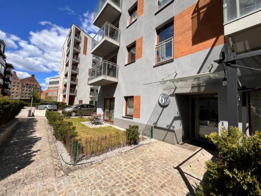 Platinum Jaglana Apartment - Wyspa Spichrzow グダニスク エクステリア 写真